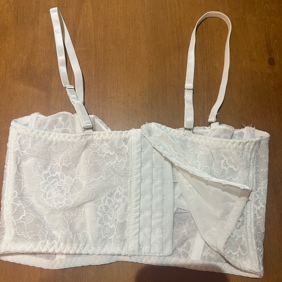 White lace corset top - Picture 10 of 11
